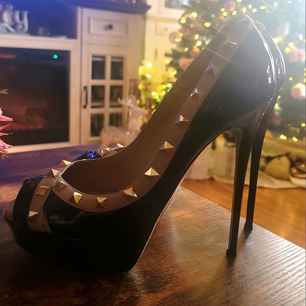 Valentino Peep Toe Rockstud Pumps